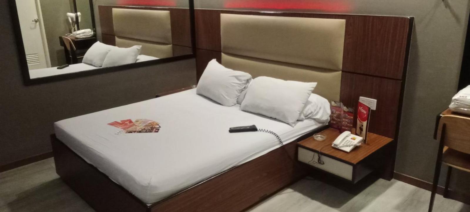 Hotel Sogo Buendia Pasay Exteriör bild