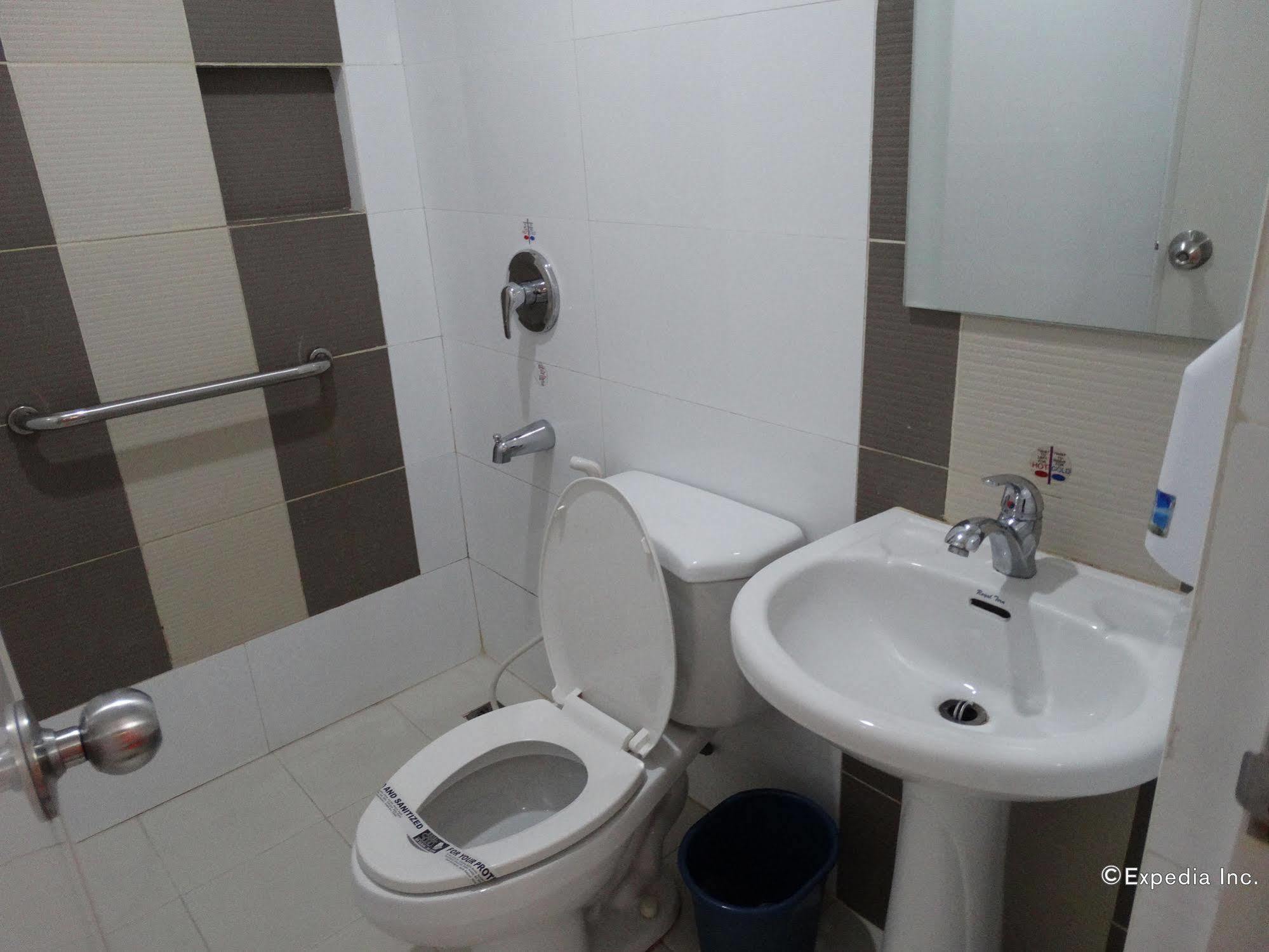 Hotel Sogo Buendia Pasay Exteriör bild