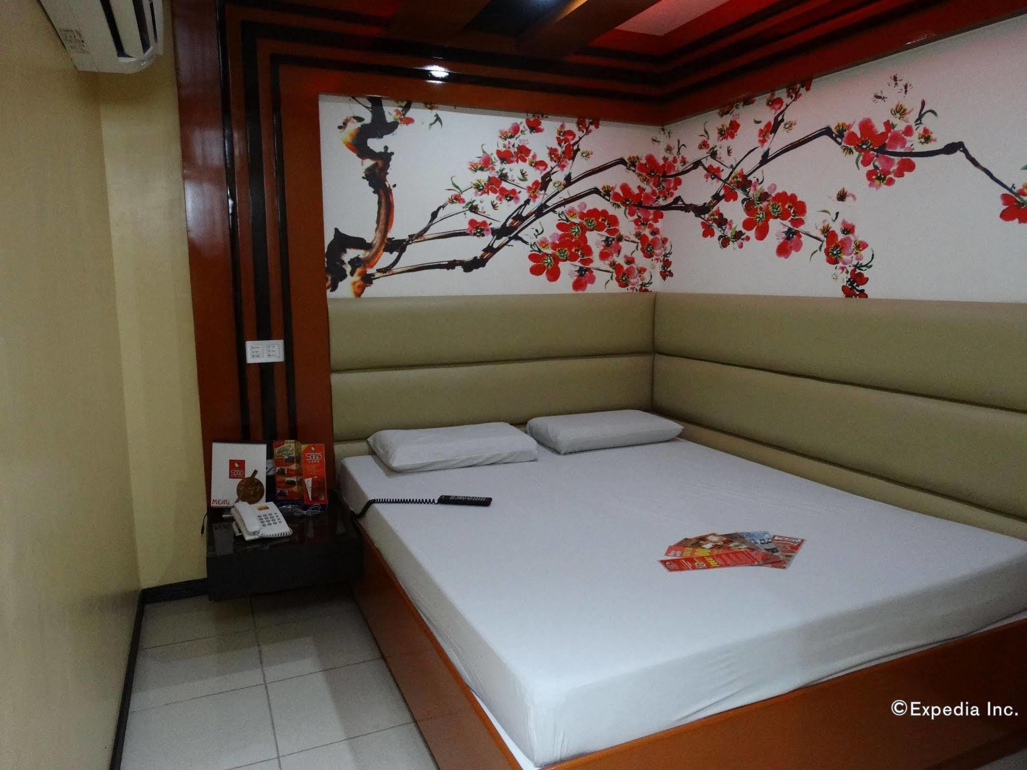 Hotel Sogo Buendia Pasay Exteriör bild