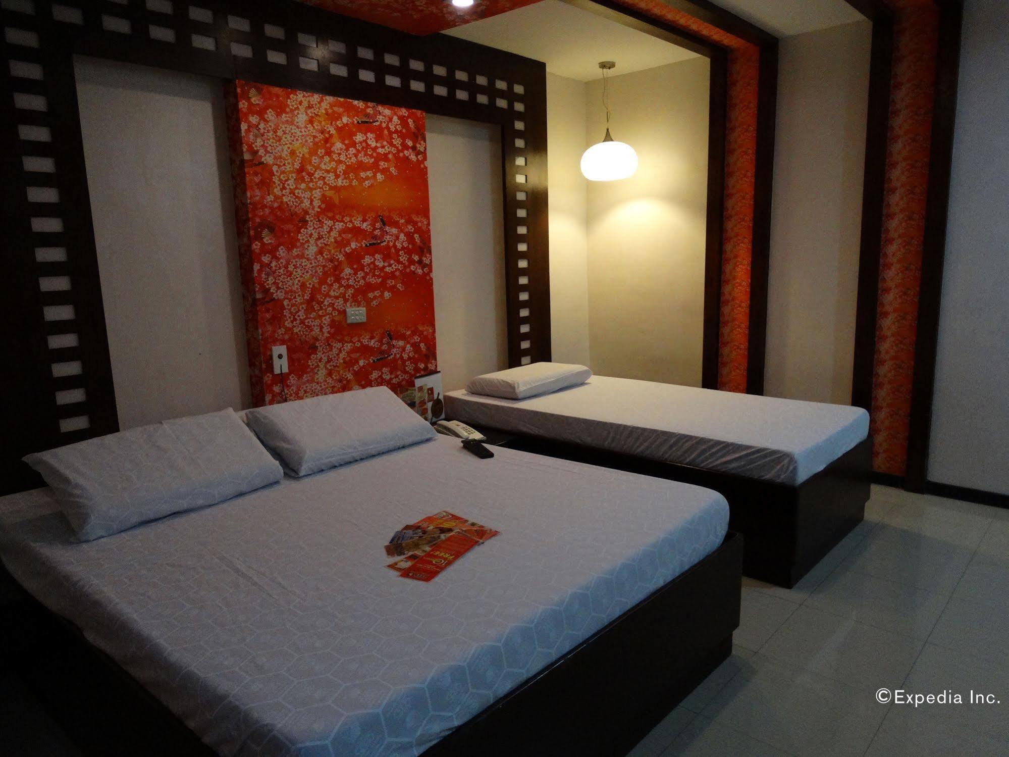 Hotel Sogo Buendia Pasay Exteriör bild