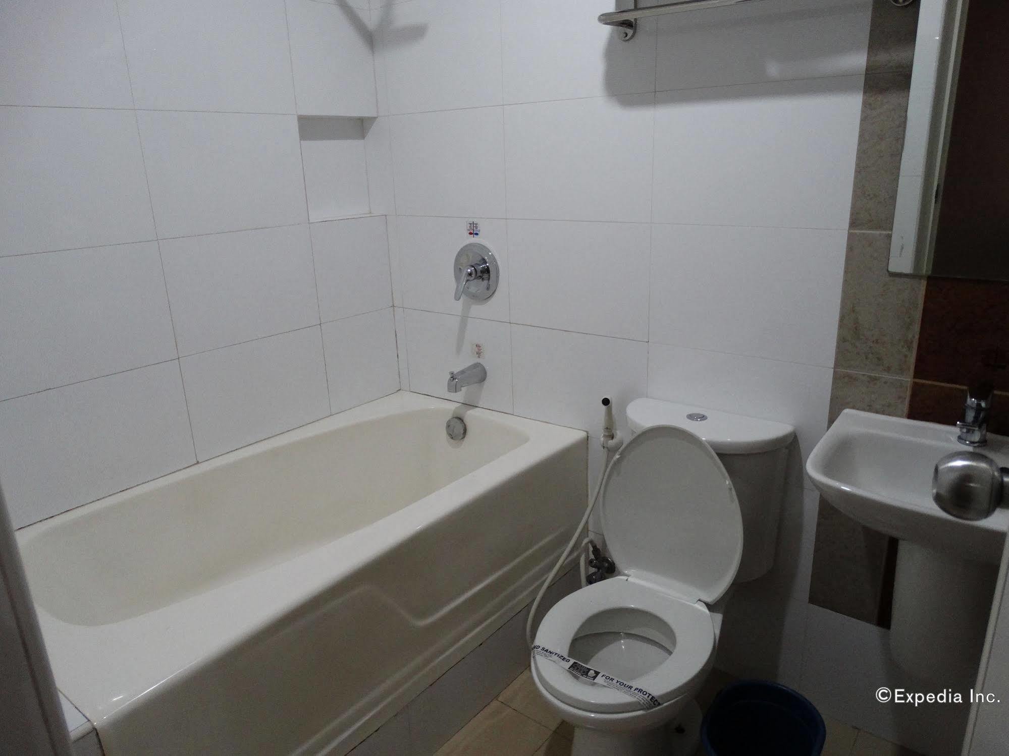 Hotel Sogo Buendia Pasay Exteriör bild