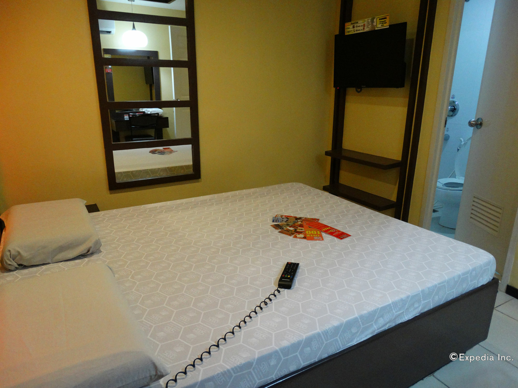 Hotel Sogo Buendia Pasay Exteriör bild